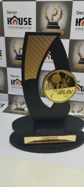 Kit com 5 troféus personalizados — 20 cm